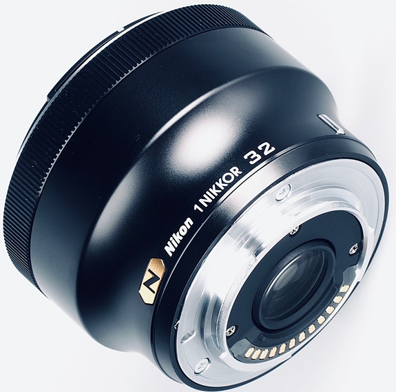 Nikon 1 32mm f1.2 Nikkor objektiivi