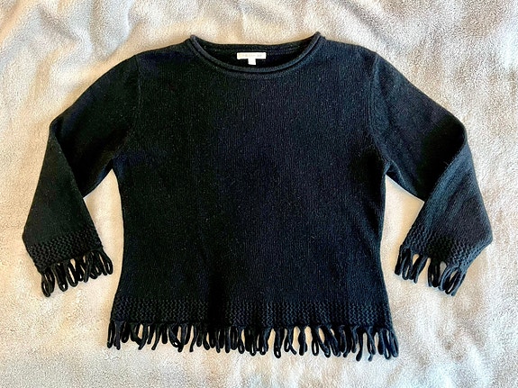 Promise, musta neulepaita, villa 70%, angora 20%, koko M