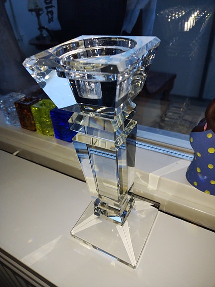 Suuri lasi kynttilänjalka