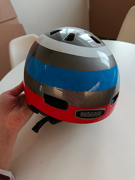 Nutcase kypärä