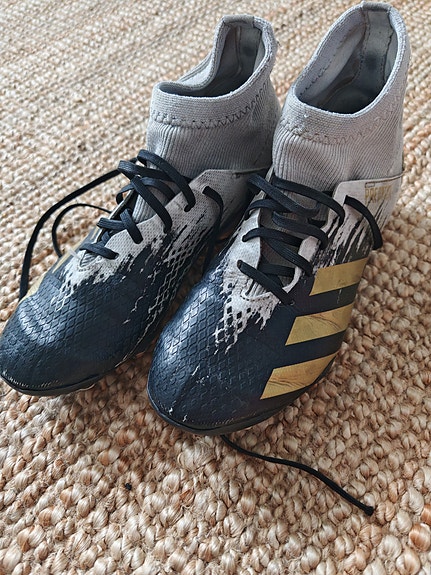 Adidas predator nappikset