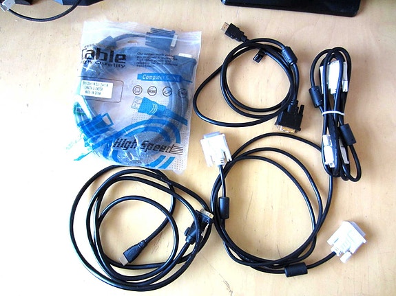 =VARATTU=  DVI ja HDMI- kaapelit