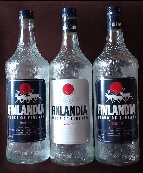 Tapio Wirkkalan suunnittelema Finlandia vodkapullo