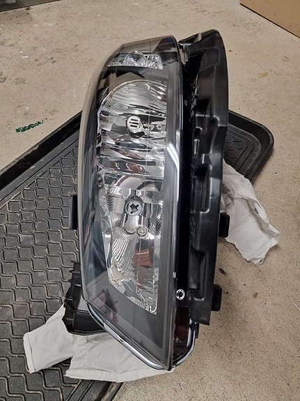 Ajovaloumpio renault laguna vasen uusi
