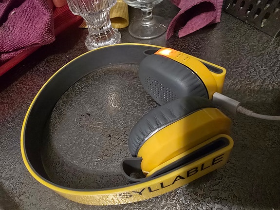 Syllable bluetooth kuulokkeet