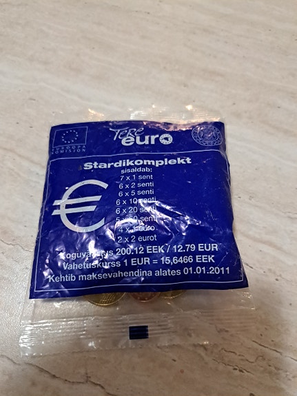 Viron Eurojen aloituspakkaus.
