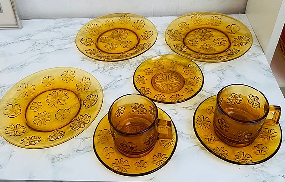 Vereco Apila Vintage meripihkan väriset astiat