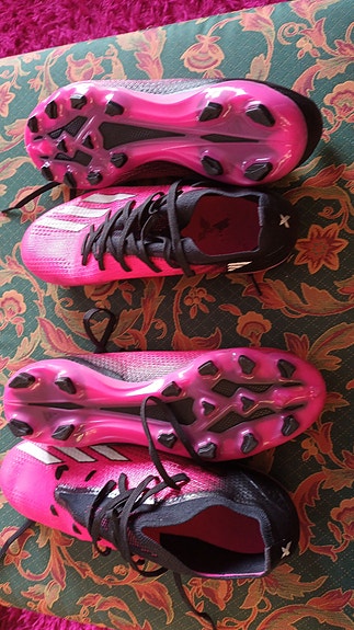 Adidas nappikset