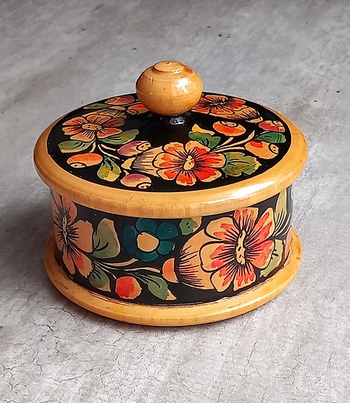 Vintage puinen rasia