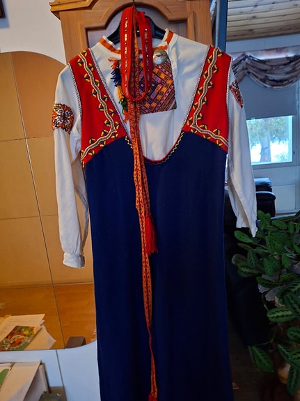 Tuuterin kansallispuku 1