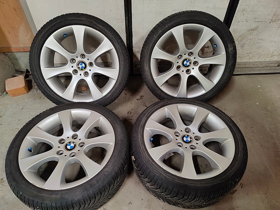 BMW 18” OEM vanteet Michelin renkailla