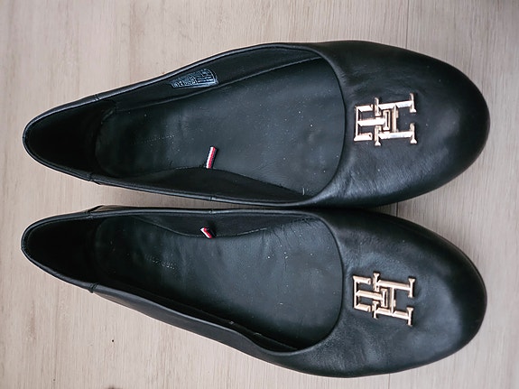Tommy Hilfiger nahka ballerinat, koko 38