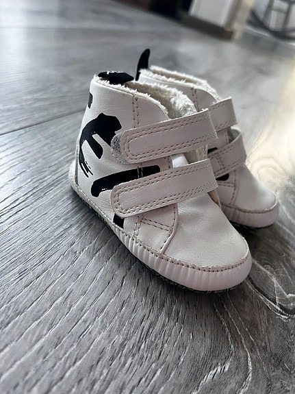 Vauvan Ted Baker -tennarit