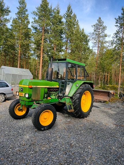 John Deere 3130