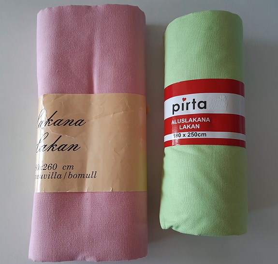Lakana 120 cm leveään sänkyyn