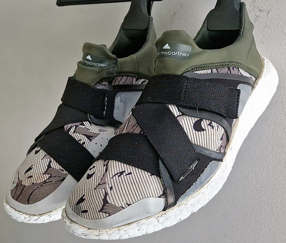 Adidas by Stella McCartney Boost -lenkkarit, koko 42