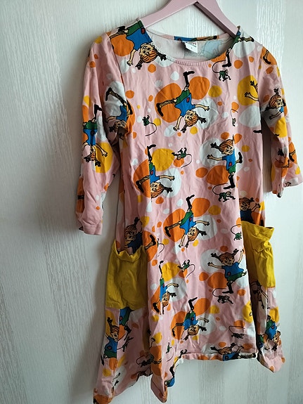Peppi Pitkätossu mekko aikuisten