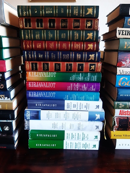 Valitut palat kirjavaliot