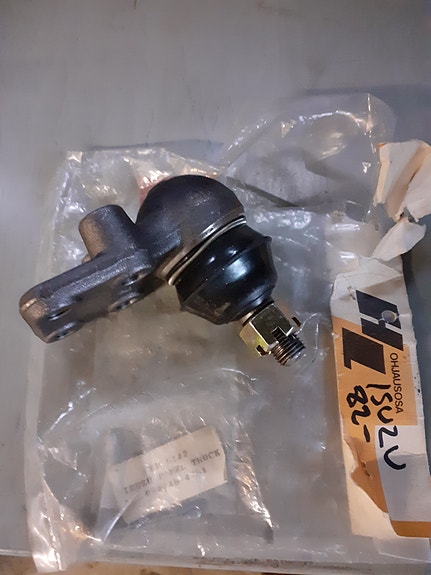Pallonivel Isuzun lava-autoihin 82-