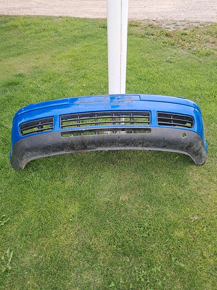 Golf 4 sininen etupuskuri