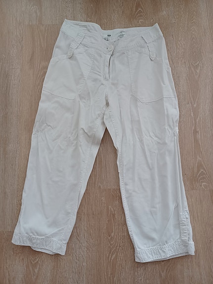 Valkoiset shortsit