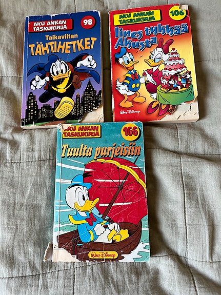 Aku Ankan taskukirjat numerot 98, 106 ja 166