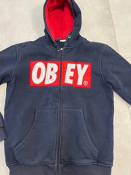 Obey huppari s