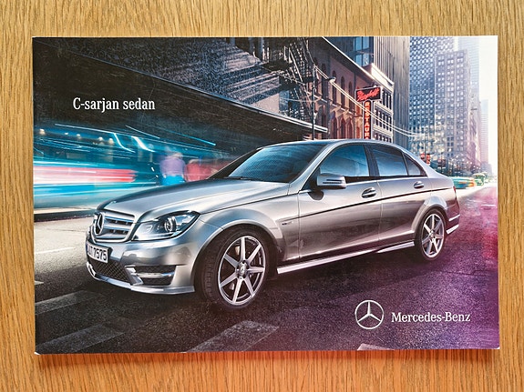 Mercedes-Benz C-Sarjan Sedan -esite 2010
