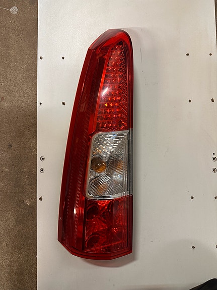 Volvo V70 XC70 Takavalo Vasen Ylempi