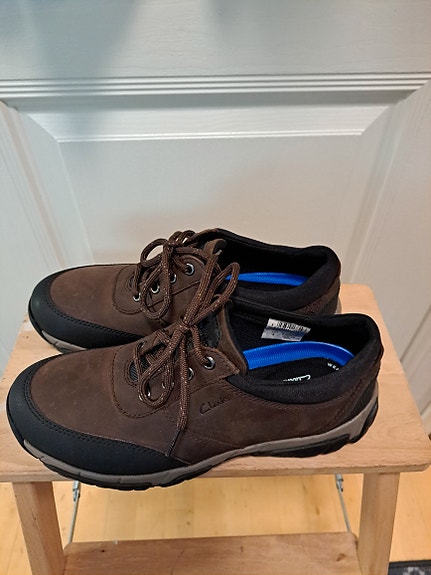 Uudet Clarks kengät 41