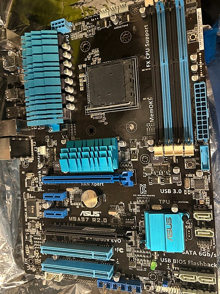 Asus M5A97 R2.0. Oulu.