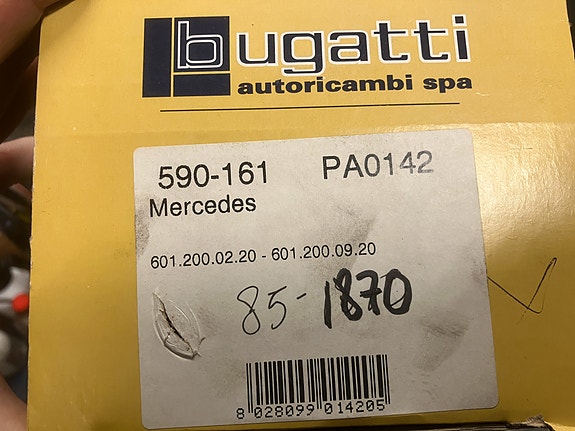 Mercedes-Benz W124/W201 200D Vesipumppu 82-95