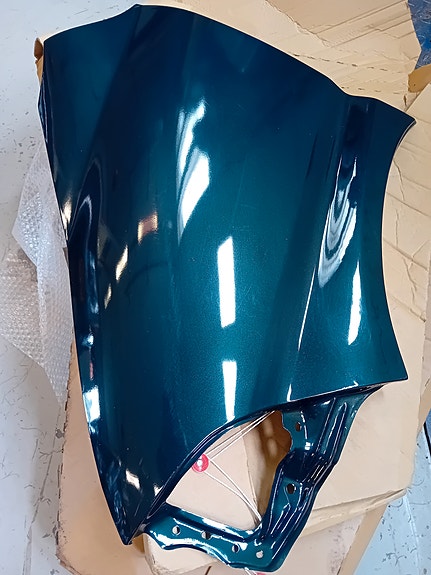 Toyota Hiace 1995-2007 uudet etulokasuojat.