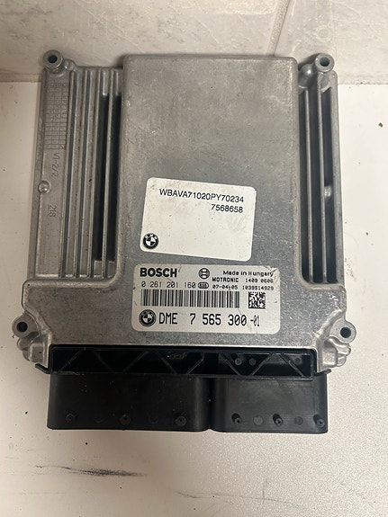BMW 320i E90 ECU