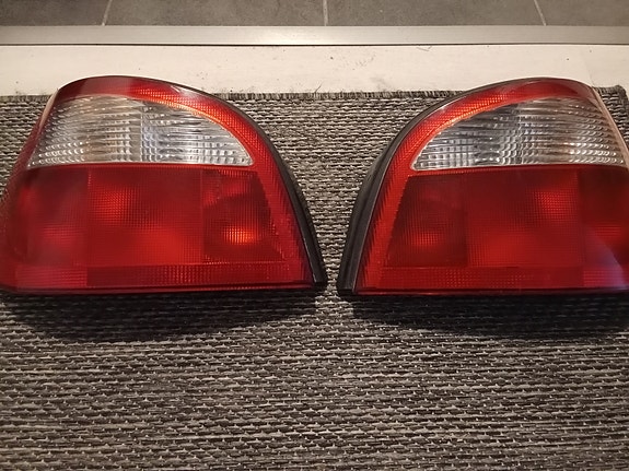 Renault Megane Coupen takaumpiot