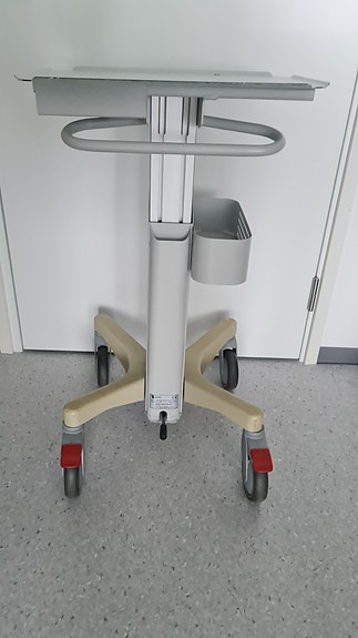 Mobiili tietokone pöytä