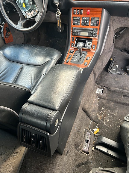 Mercedes-Benz S W140 keskikonsoli