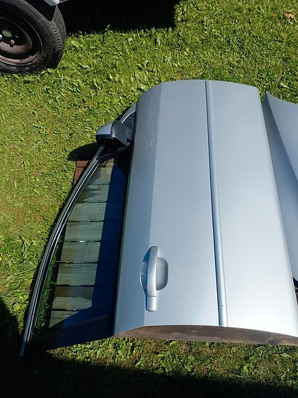Ford Mondeo 2000-2007 oikea etuovi