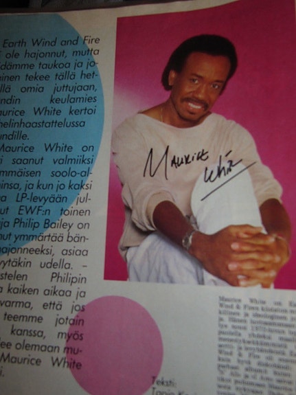 Maurice White : Earth, Wind & Fire nimikirjoitus
