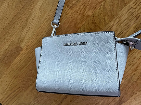 Michael Kors Lilac Leather Small Selma Crossbody Bag
