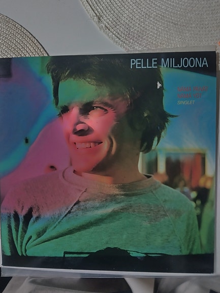 Pelle Miljoona Nämä päivät nämä yöt.