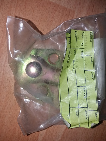 Takaluukun lukkopultti Opel Vectra-B / Astra-F