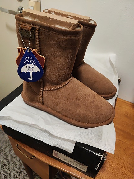UGG classic short