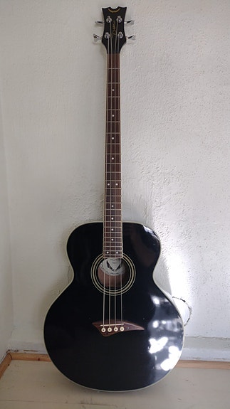 Dean akustinen basso kitara