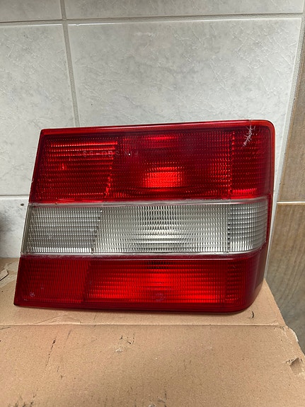 Volvo 960 oikeanpuolen takavalo