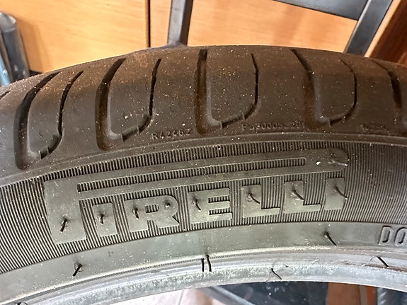 PIRELLI 245/40/19 Run flat 98Y