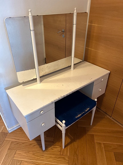 60-luvun kauneuspöytä ja tuoli, vintage