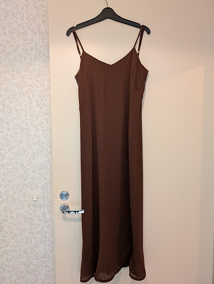 Pitkä mekko