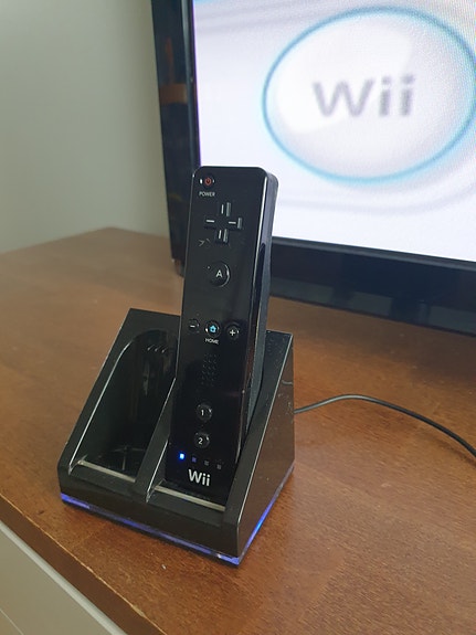 Wii ohjaimen latausasema
