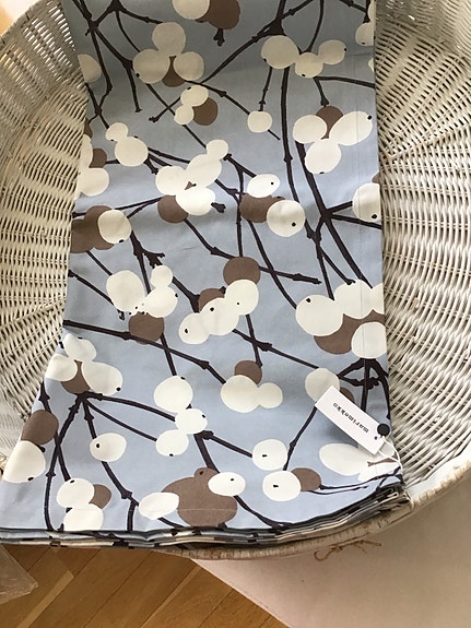 Marimekko Lumimarja  pöytäliina